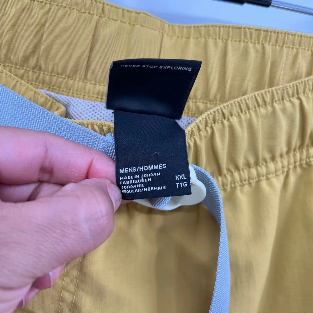 The North Face XXL Class V Belted Cargo Shorts Mens Yellow Nylon Hiking Gorpcore